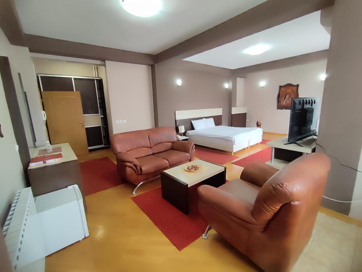 Premier Hotel Скопие Екстериор снимка