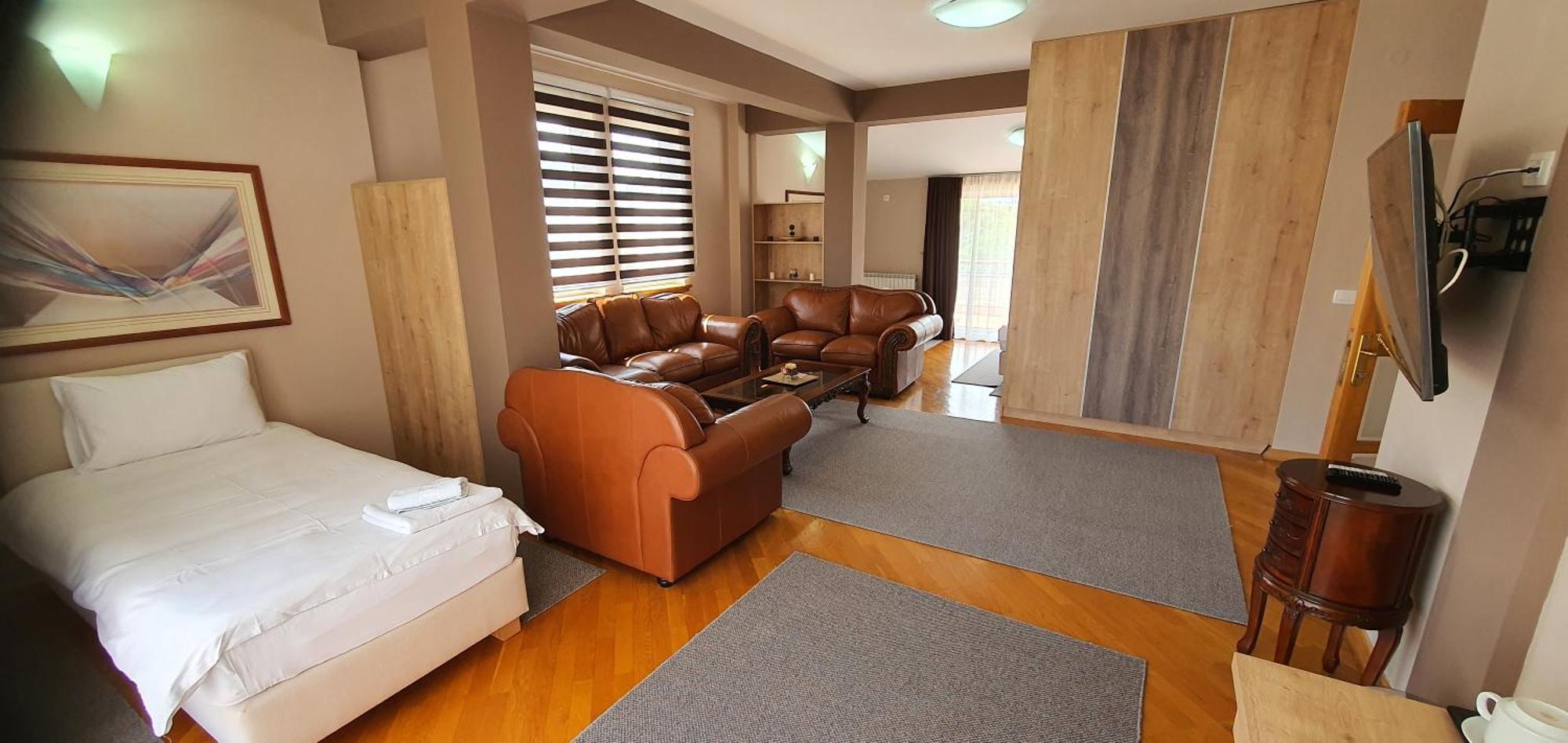 Premier Hotel Скопие Екстериор снимка